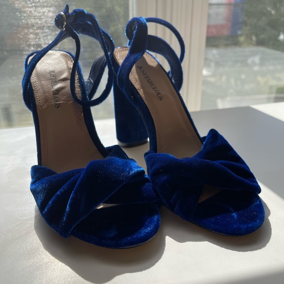Justfab Velvet Heels, never worn. 7.5 and 3" heel - Picture 6 of 6